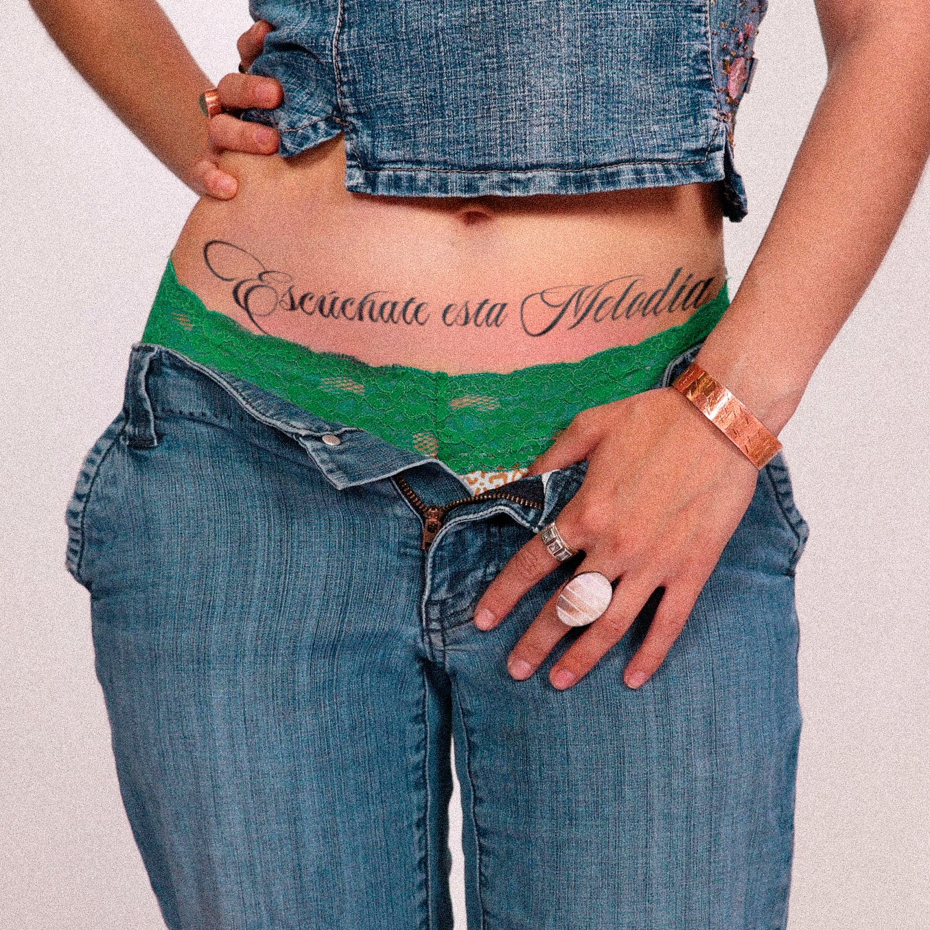 Antigona pisa fuerte con “Tatuaje”, su segundo sencillo