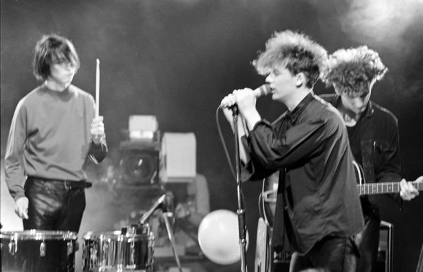 The Jesus and The Mary Chain en vivo tocando el álbum psychocandy
