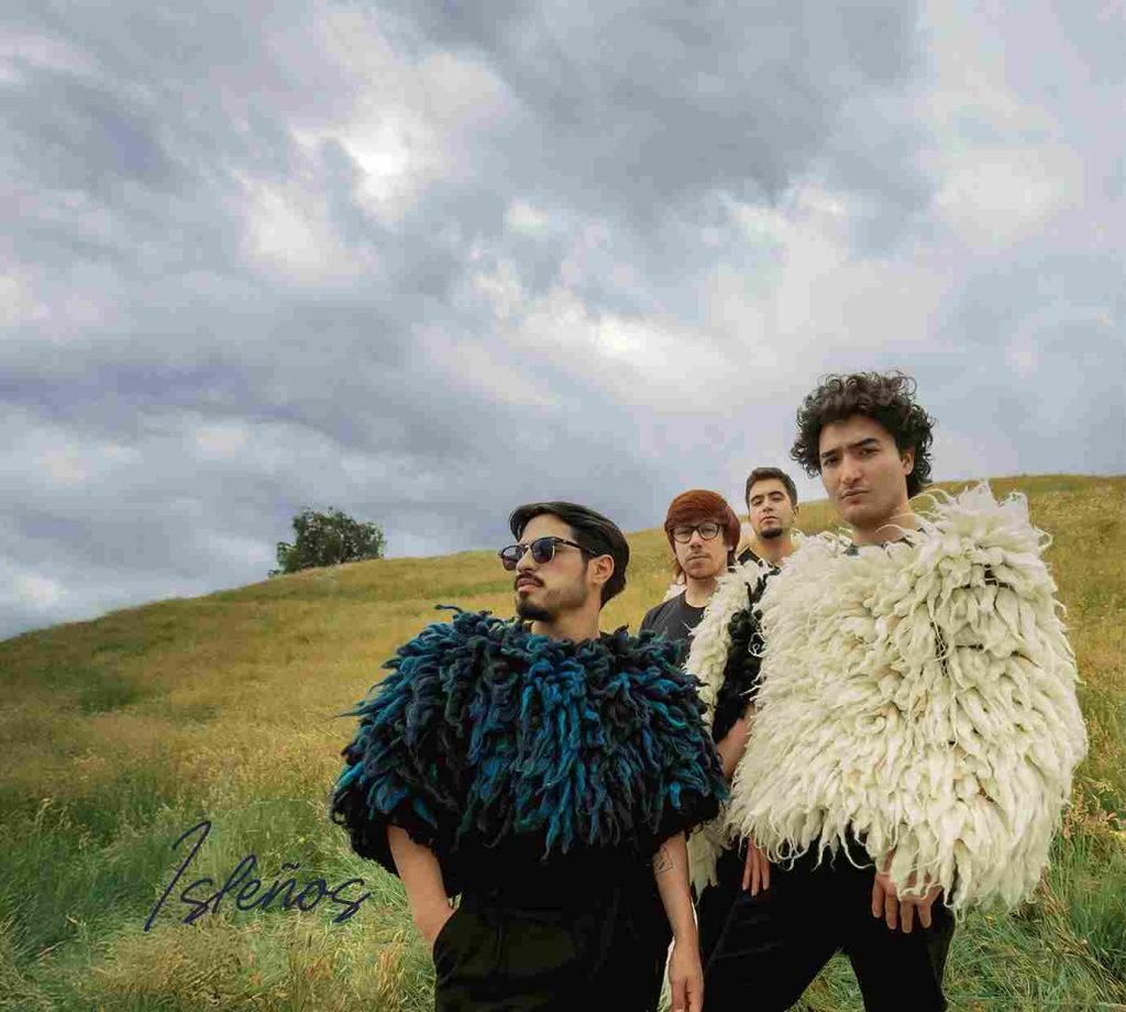 Portada de álbum "Isleños" de la banda chilena ISLEÑOS.