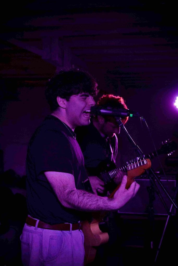 Foto de banda chilena, Fry Makensy, en Casa Palacio. Por Loretto Del Canto.