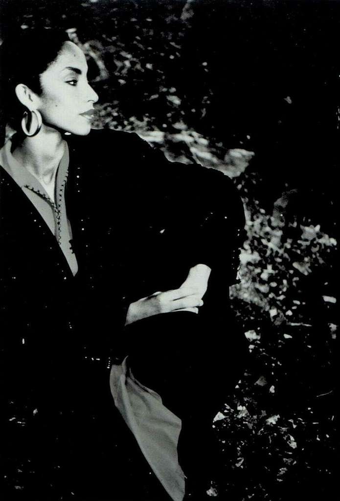 Sade Adu, vocalista de la banda Sade.