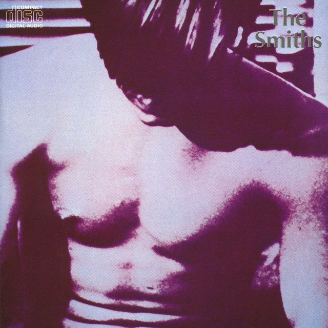 Portada The Smiths de The Smiths. Diseño por Morrissey. Foto de película "Flesh" (1968).