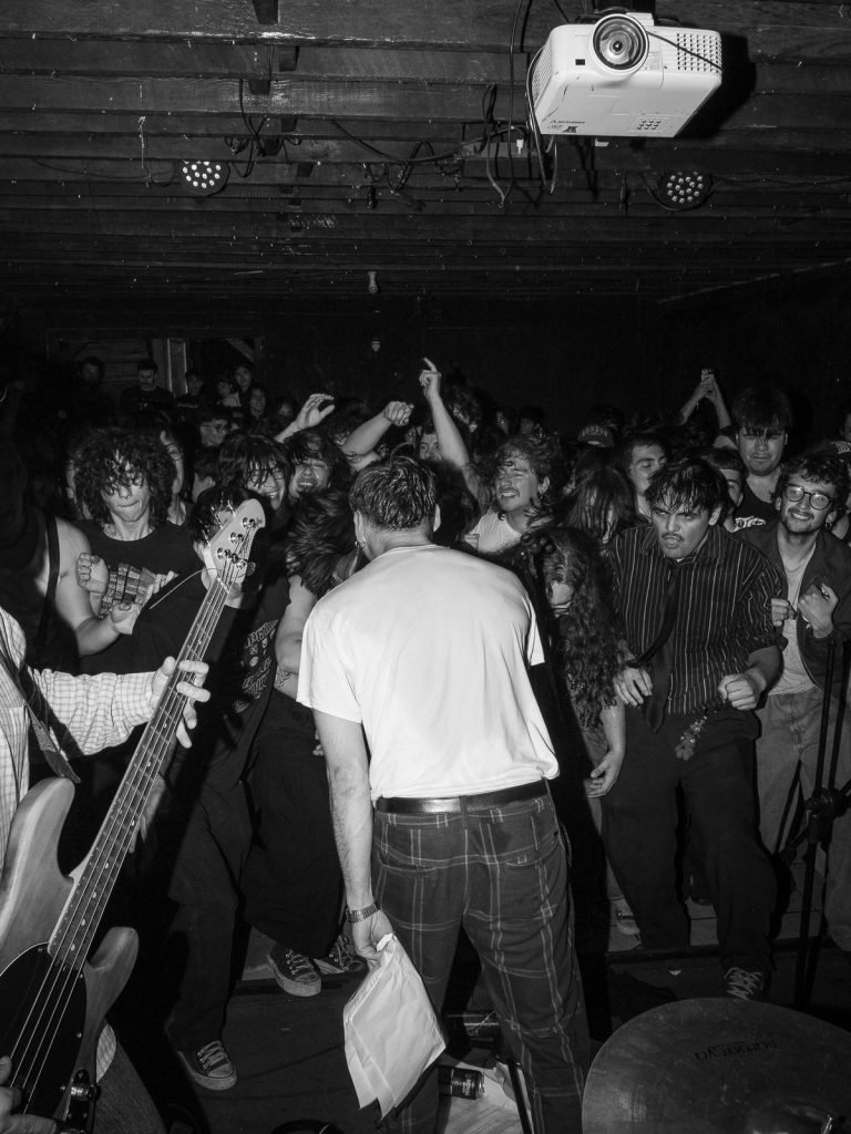 Foto de teodioteodio, banda chilena. Por Pedro Downey, @_post_data.